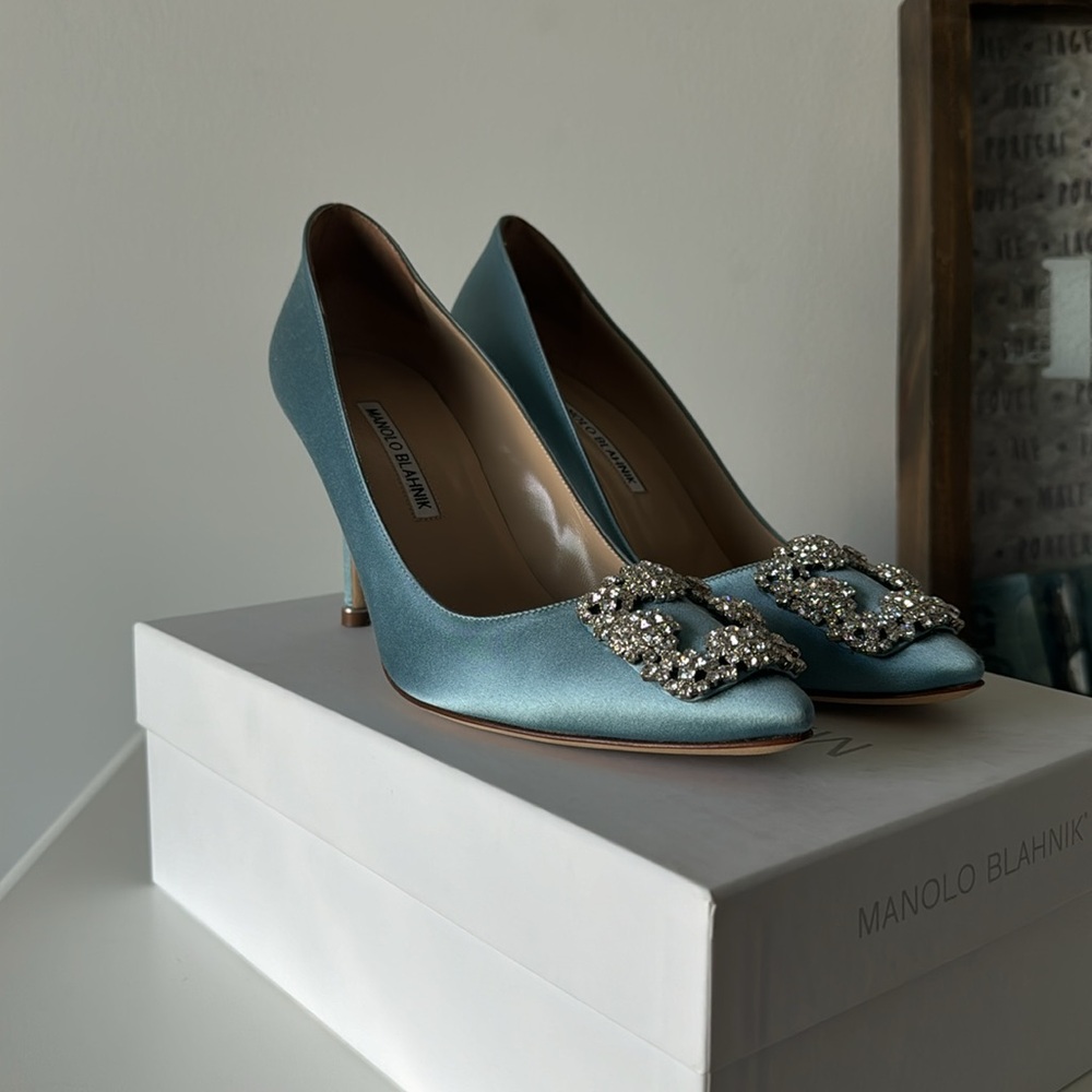 Manolo Blahnik Hangisi 90 Light Blue - Cinderella Shoes ✨🩵
